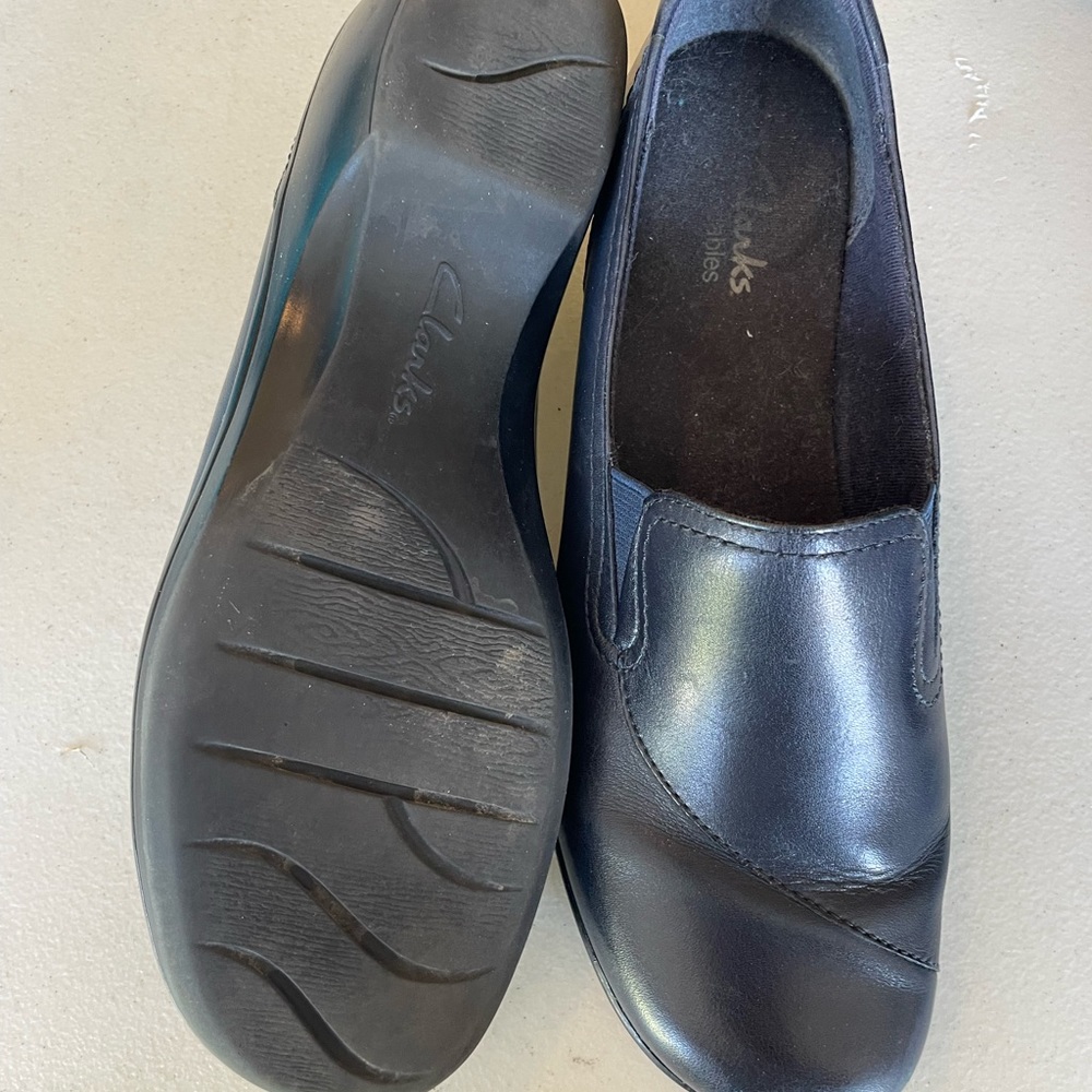 Clarks Size 9 medium